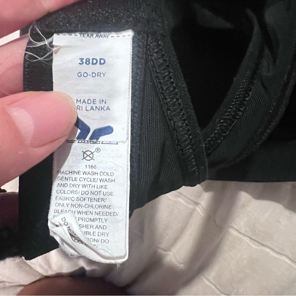 Old Navy Maternity High Support Nursing Sports Bra Black Jack Size 38 DD - Picture 11 of 12
